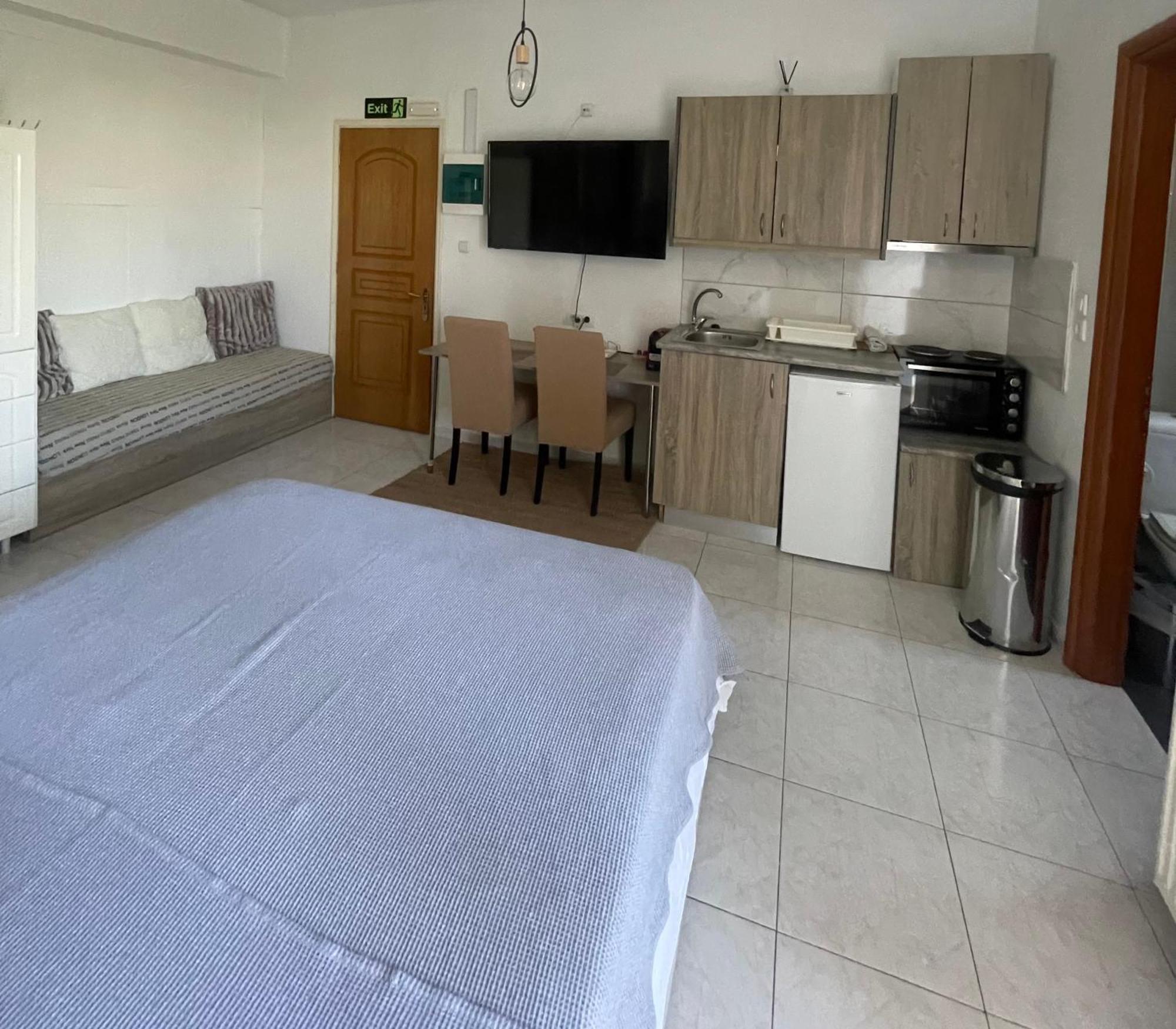 Greece Apartments Now Patras Ngoại thất bức ảnh